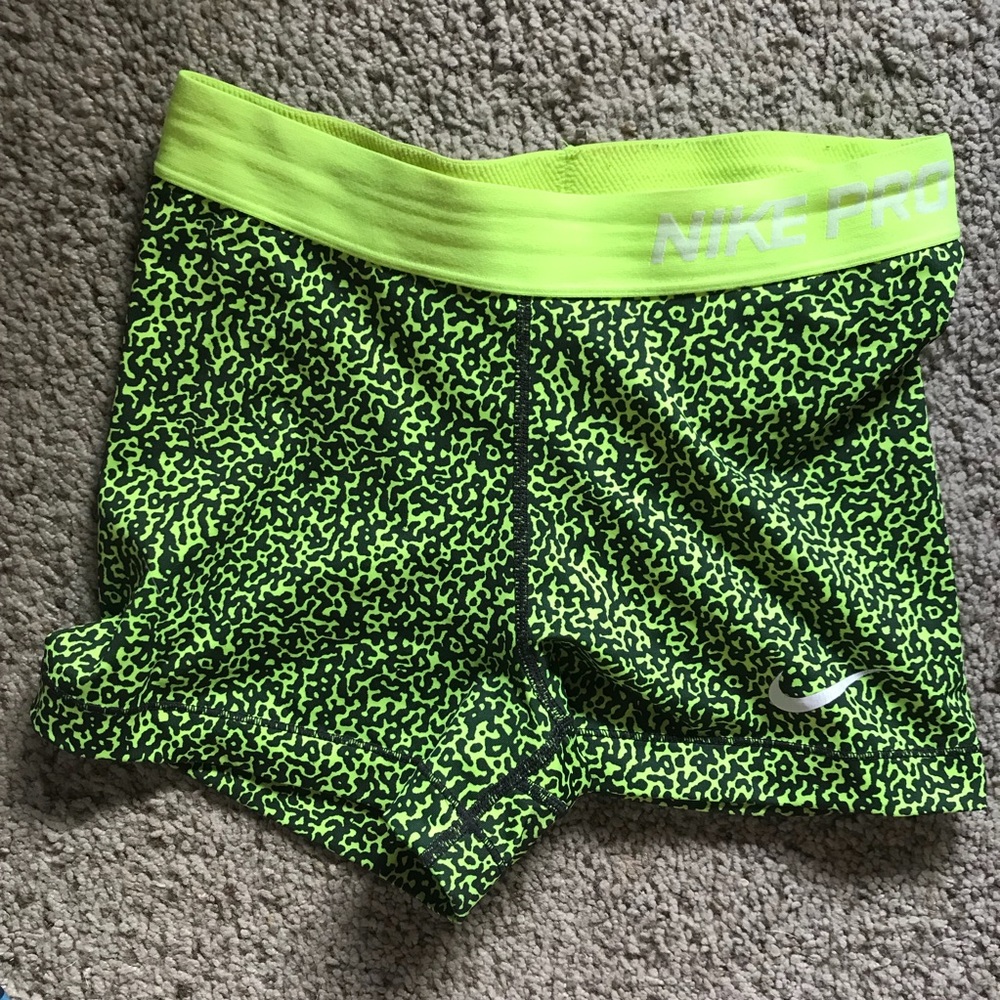 Nike pro